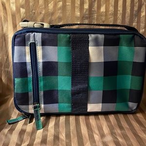 Lunch on the go fit & fresh boys plaid lunch bag with divided dish.